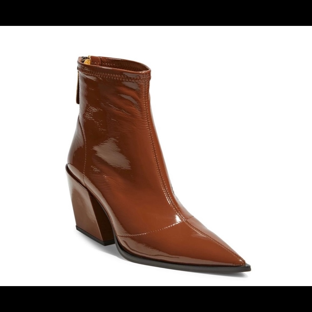 Short ankle-length boots made of paten leather - Picture 2 of 6